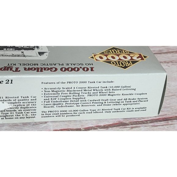 Proto 2000 Series 10,000 Gallon Type 21 Riveted Tank Car HO Scale - Model Train - Picture 16 of 16